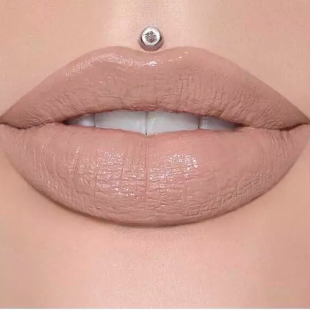 NWT Jeffree Star Supreme Gloss - Blow My Candles